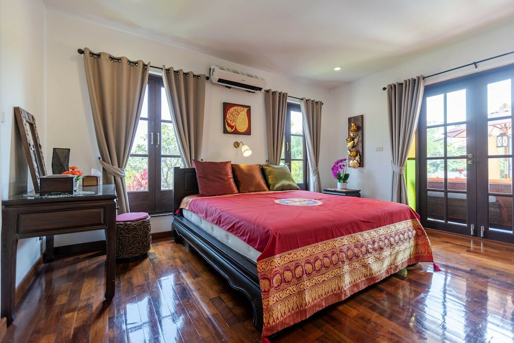 Фото Bali Style Mansion In Great Location Hg