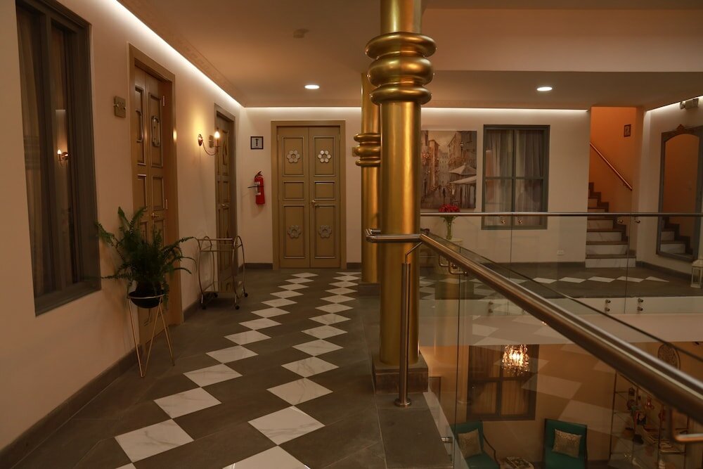 Фото Adamas House Hotel
