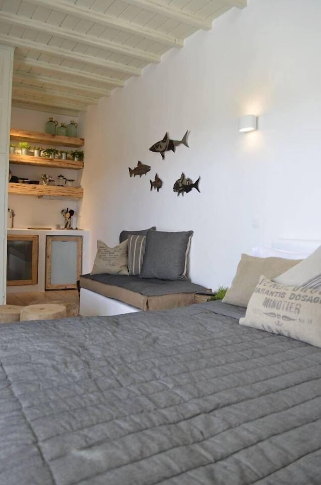 Фото Mykonian Studios