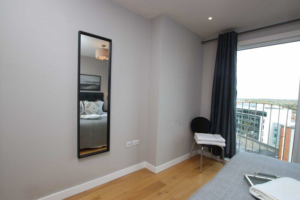 Фото Upton Road Apartments