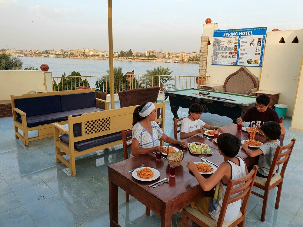 Фото Spring Hotel Luxor