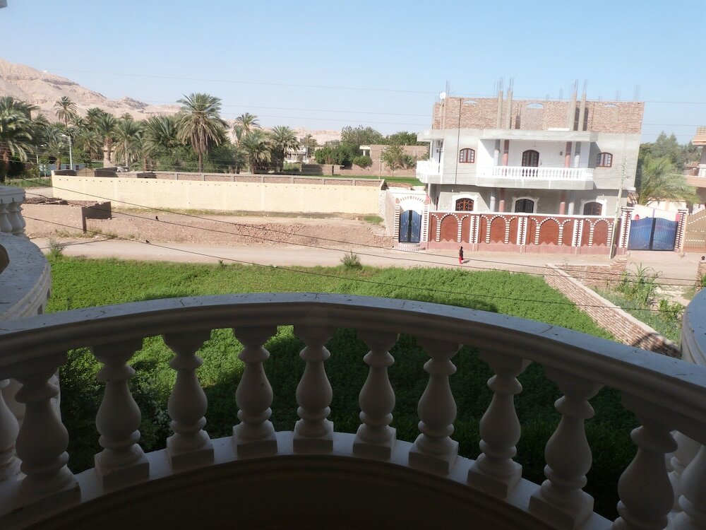 Фото Mountain View Apartments