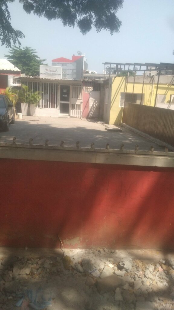 Tailor M-helen, Loanda, photo