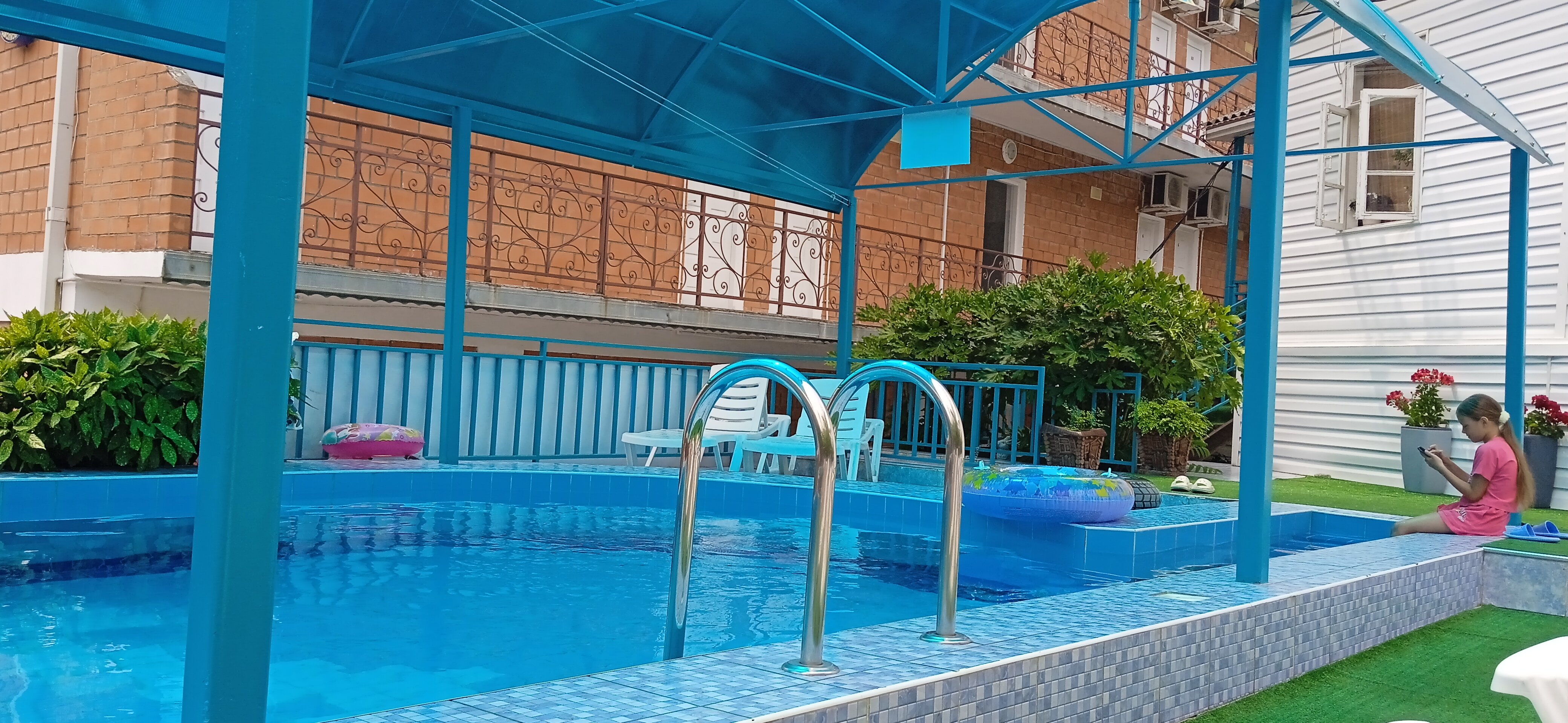 Фото отеля 2