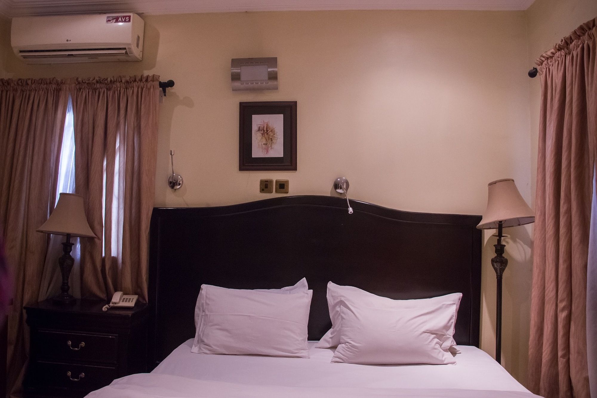 Фото Tivoli Residence & Bar