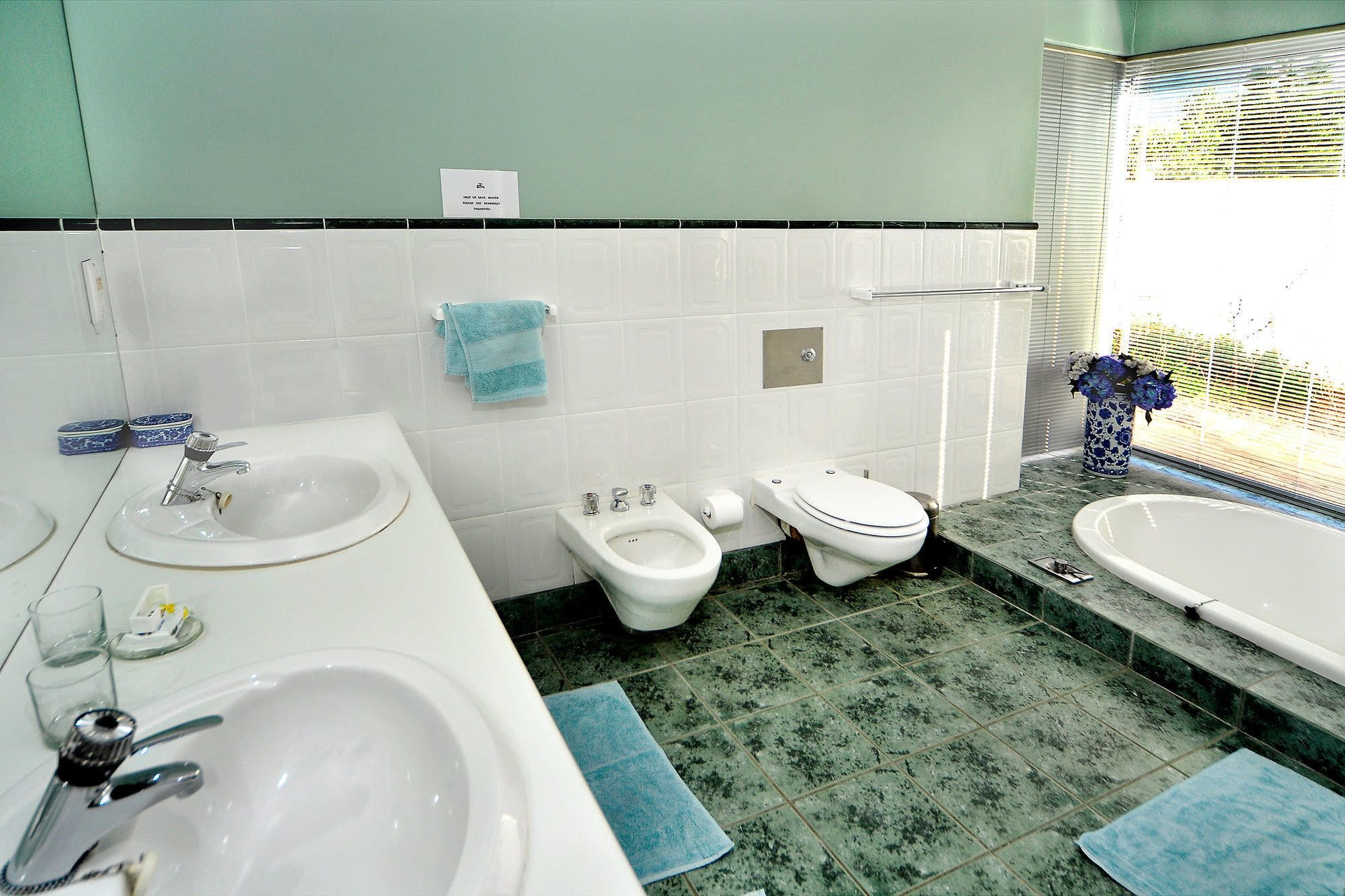 Фото Admiralty B&b