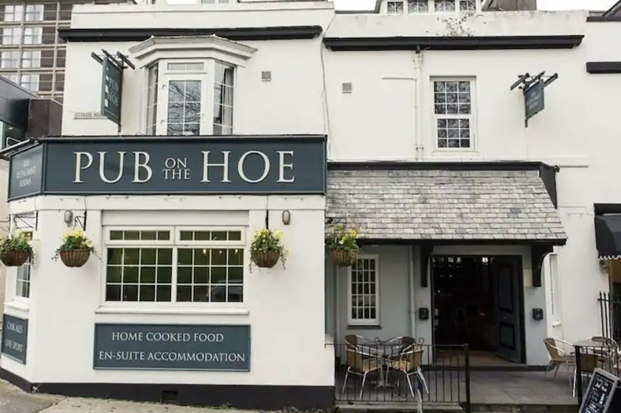 Фото отеля 2