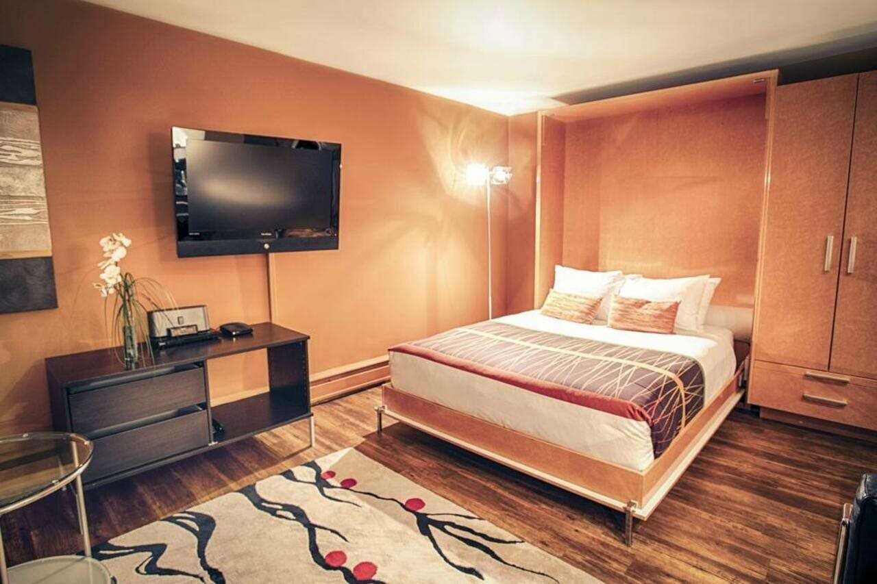 Фото Nuvo Hotel Suites