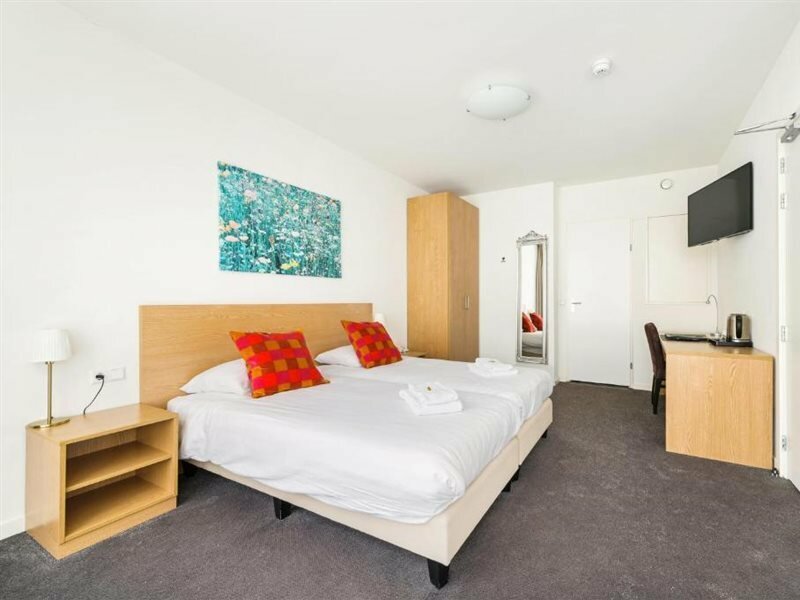 Фото Ambassador City Centre Hotel