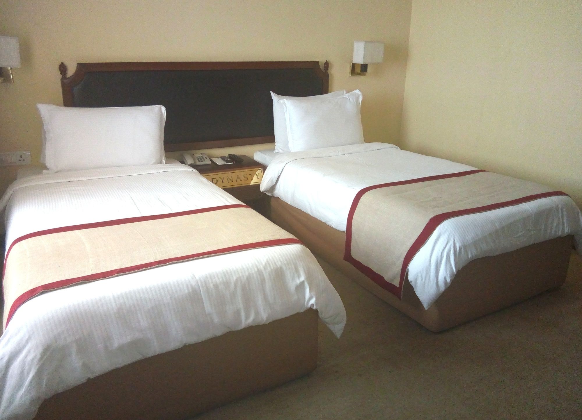 Фото Dynasty Hotel