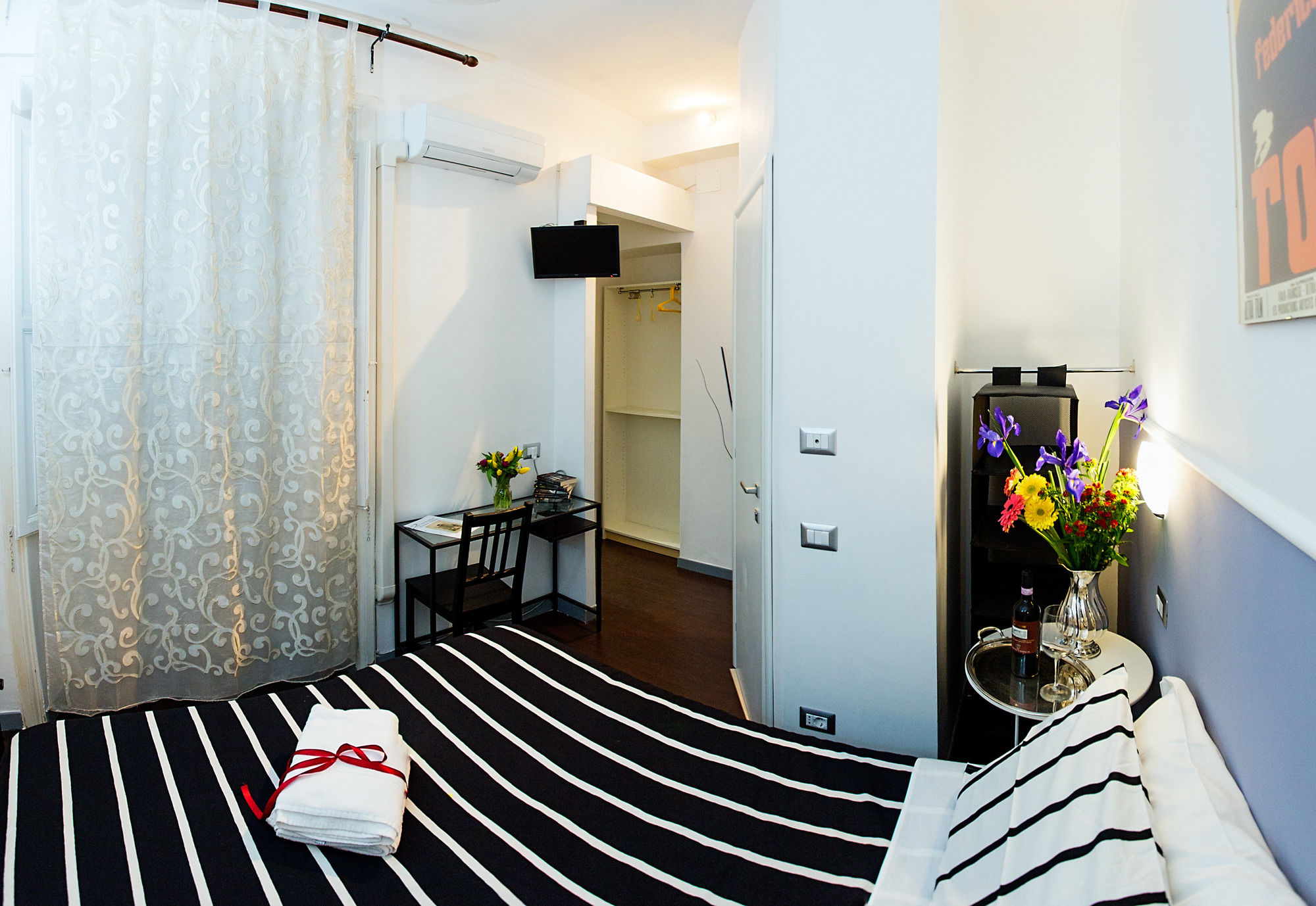 Фото Penelope Holiday