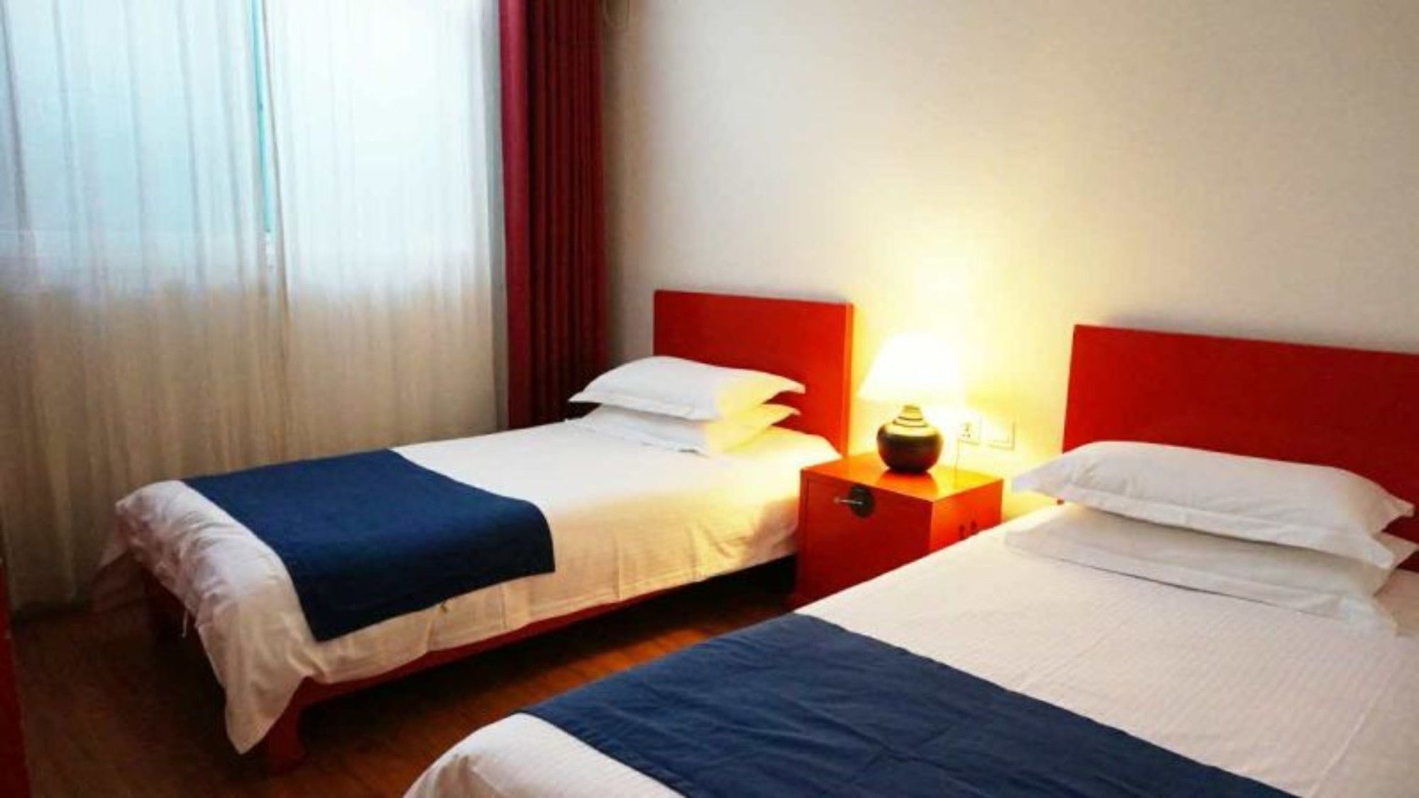 Фото Peking International Youth Hostel