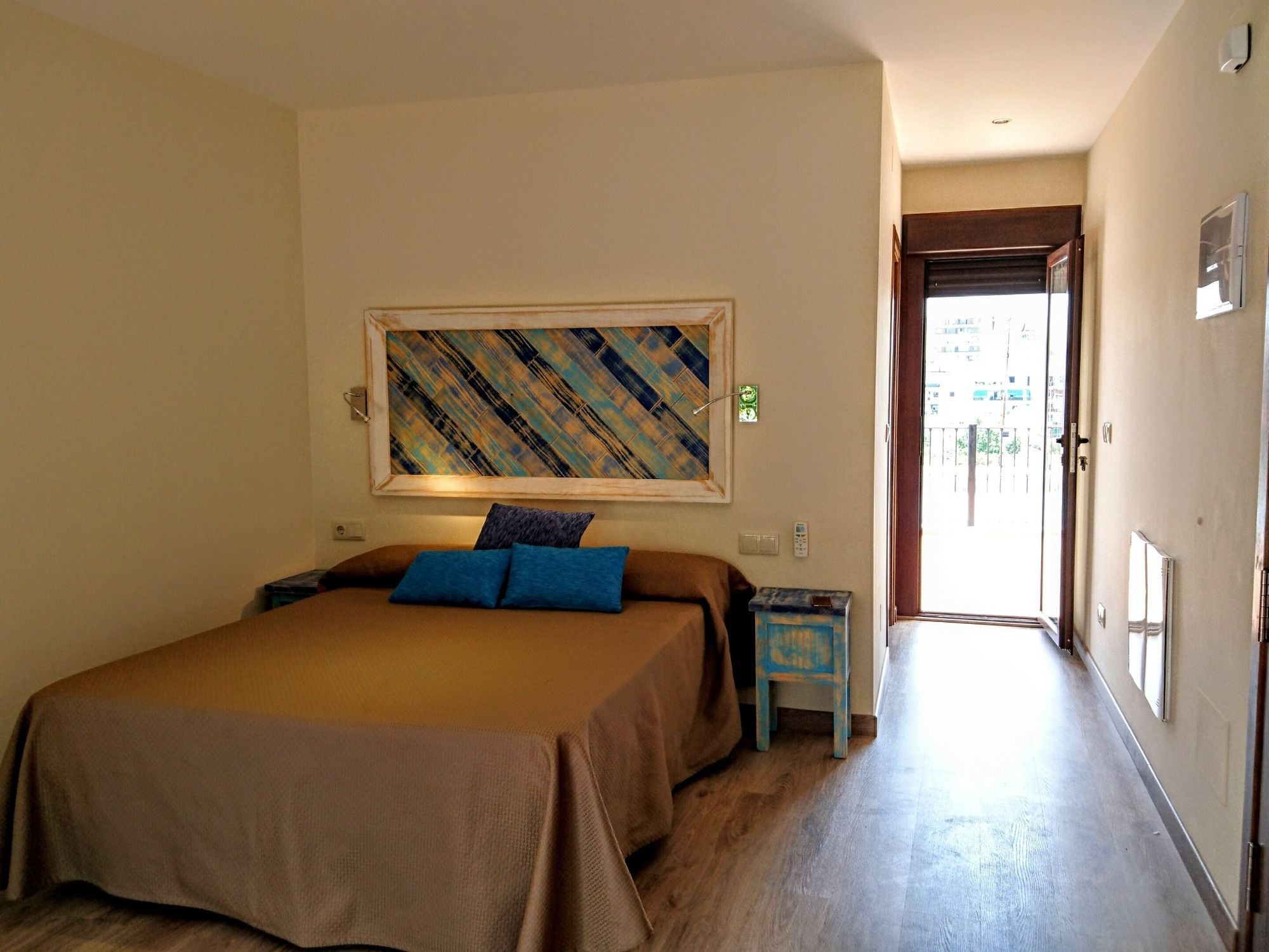 Фото Hostal Apartamentos el Gallo