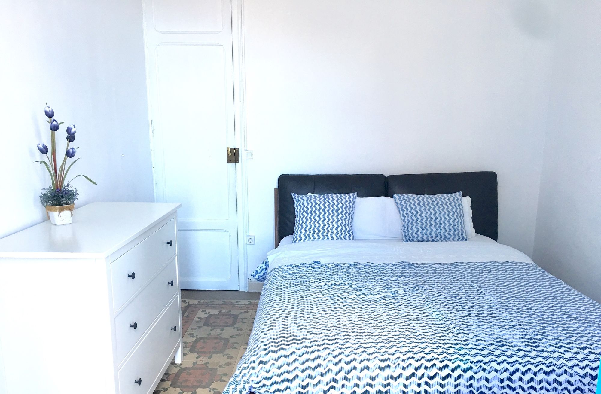 Фото Oyo Guest House Ruzafa