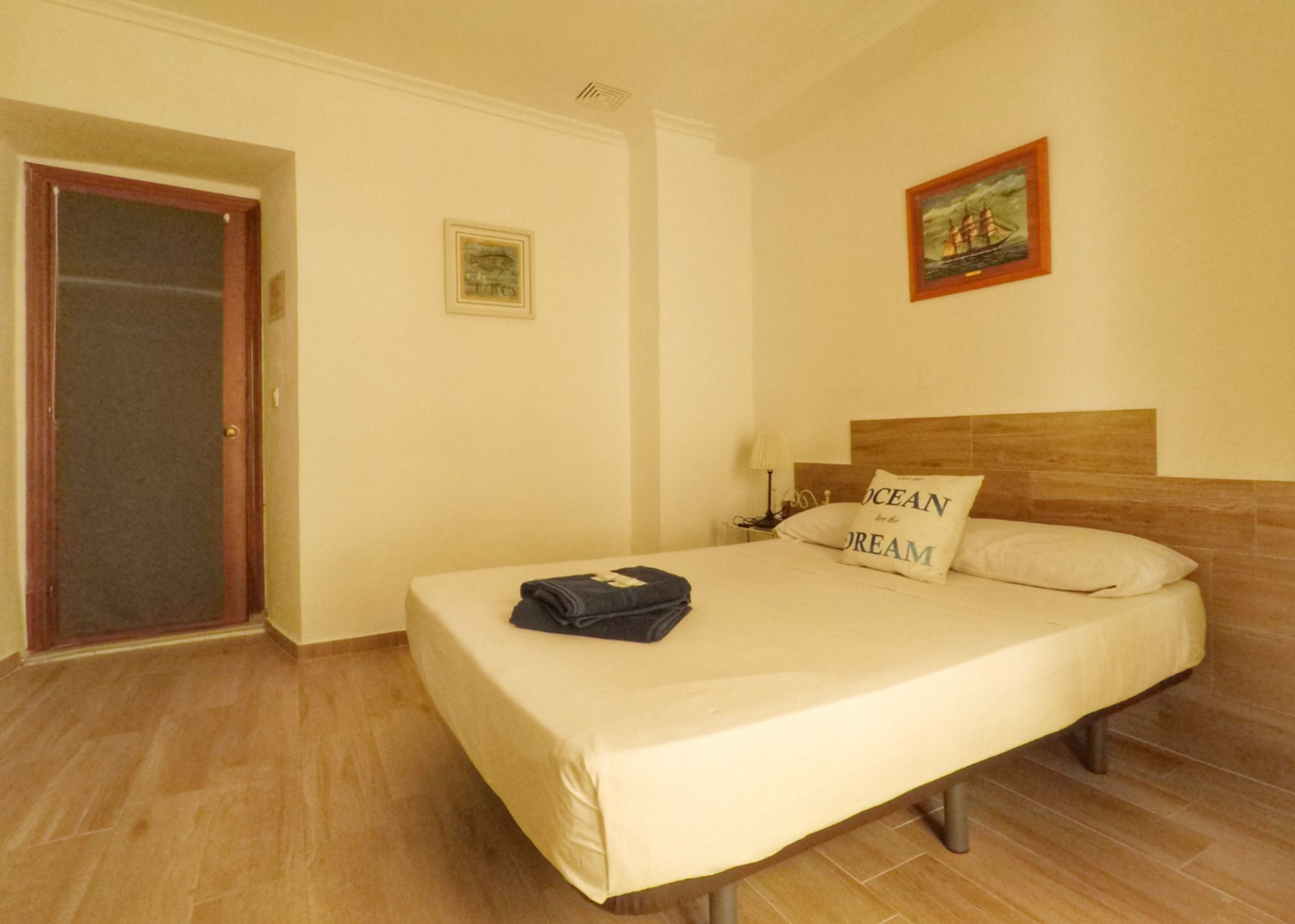 Фото Spanish Galleon Lodge