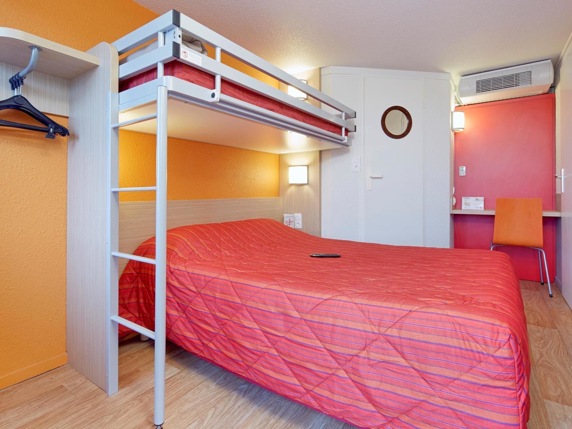 Фото Premiere Classe Blois Nord