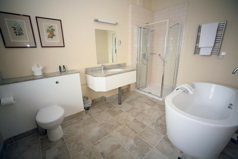 Фото Winchester Royal Hotel