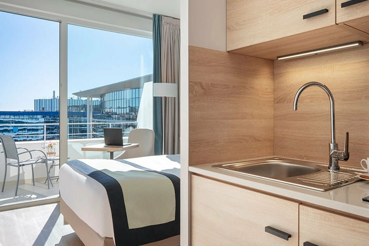 Фото Residhome Nice Aéroport