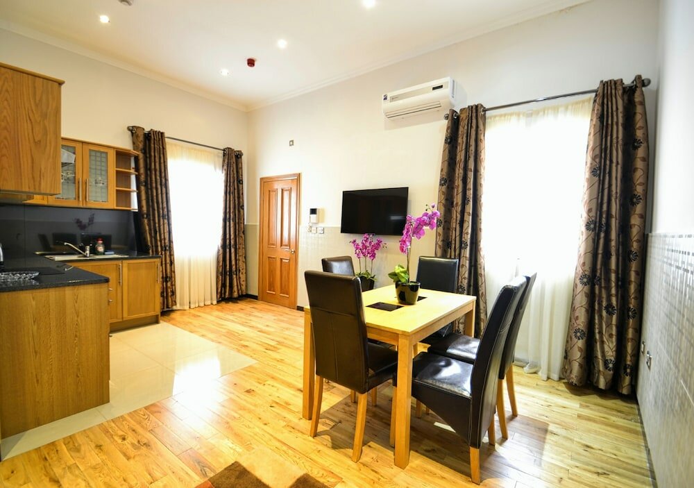 Фото Hyde Park Apartments