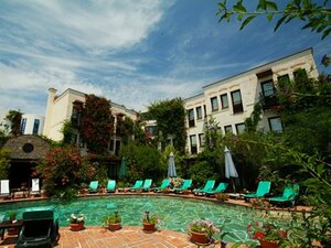 Гостиница El Vino Hotel & Suites 