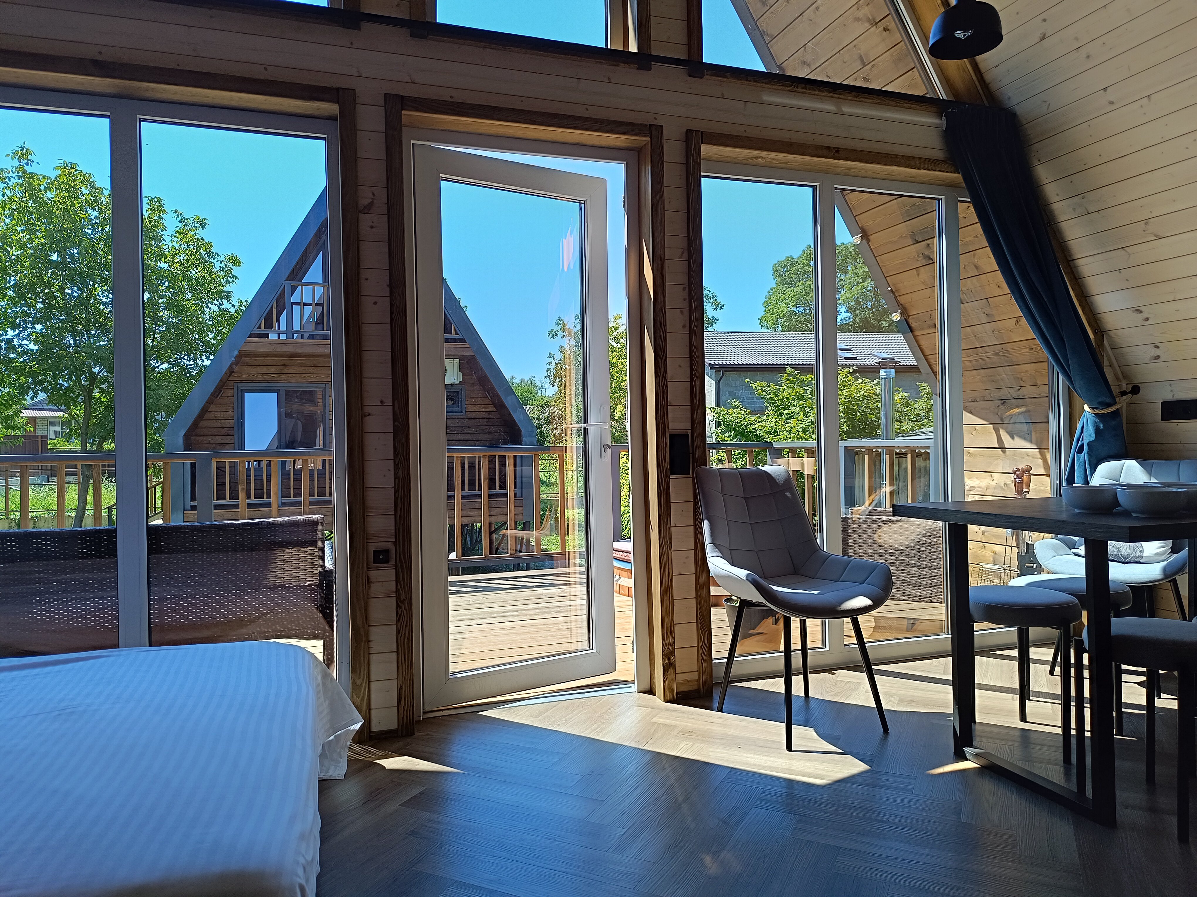 Фото Лео Ленд