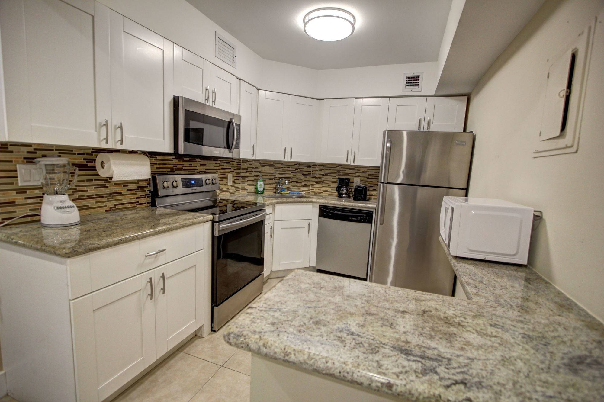 Фото Private Apartments by Vacations On Miami Beach