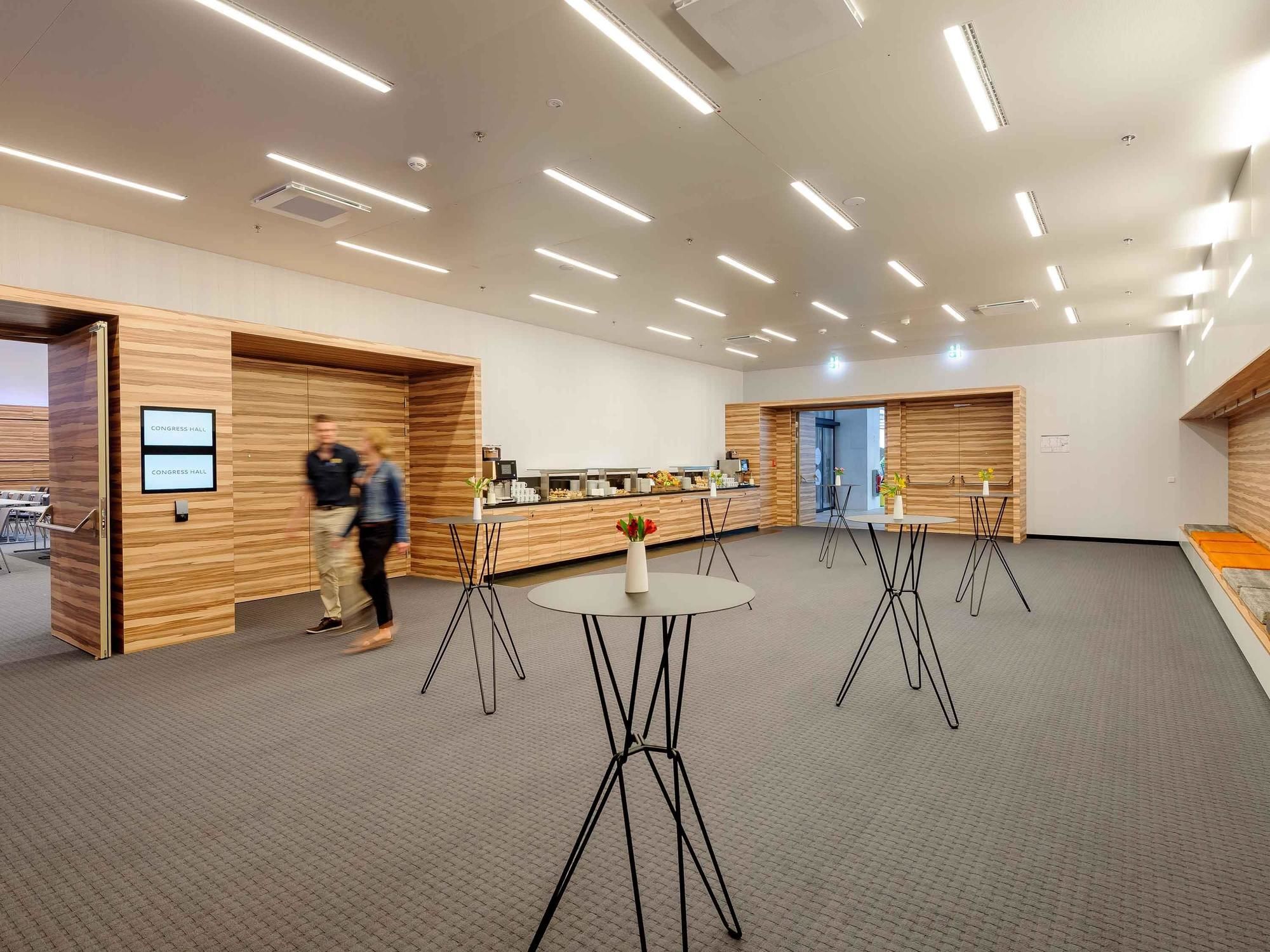 Фото Novotel Wien Hauptbahnhof