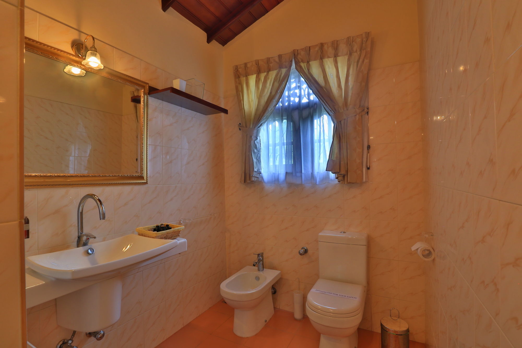 Фото Emel Boutique Hotel