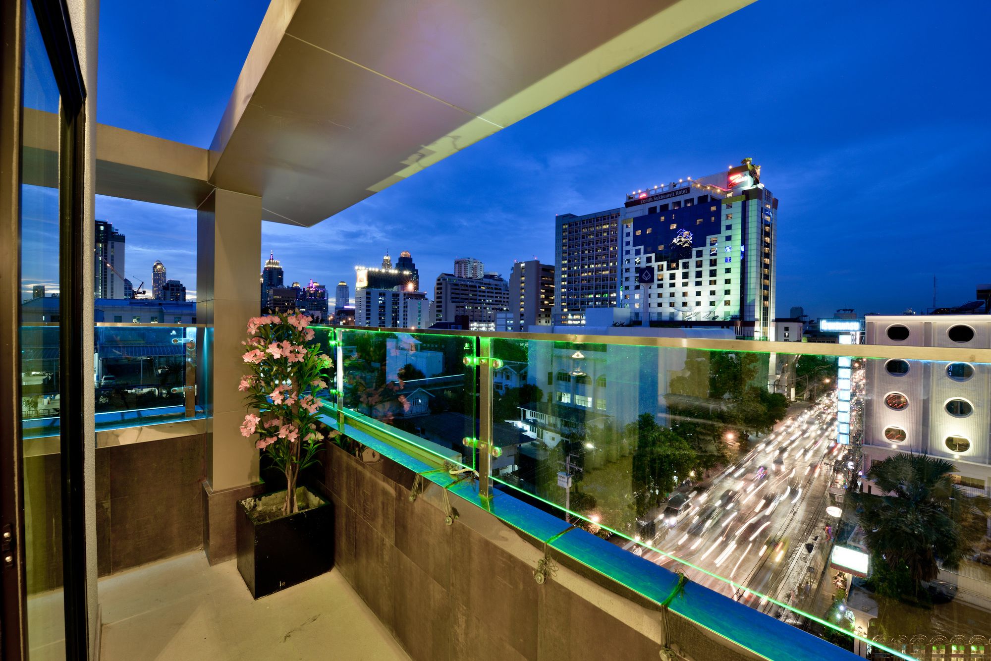 Фото The Prestige Nana