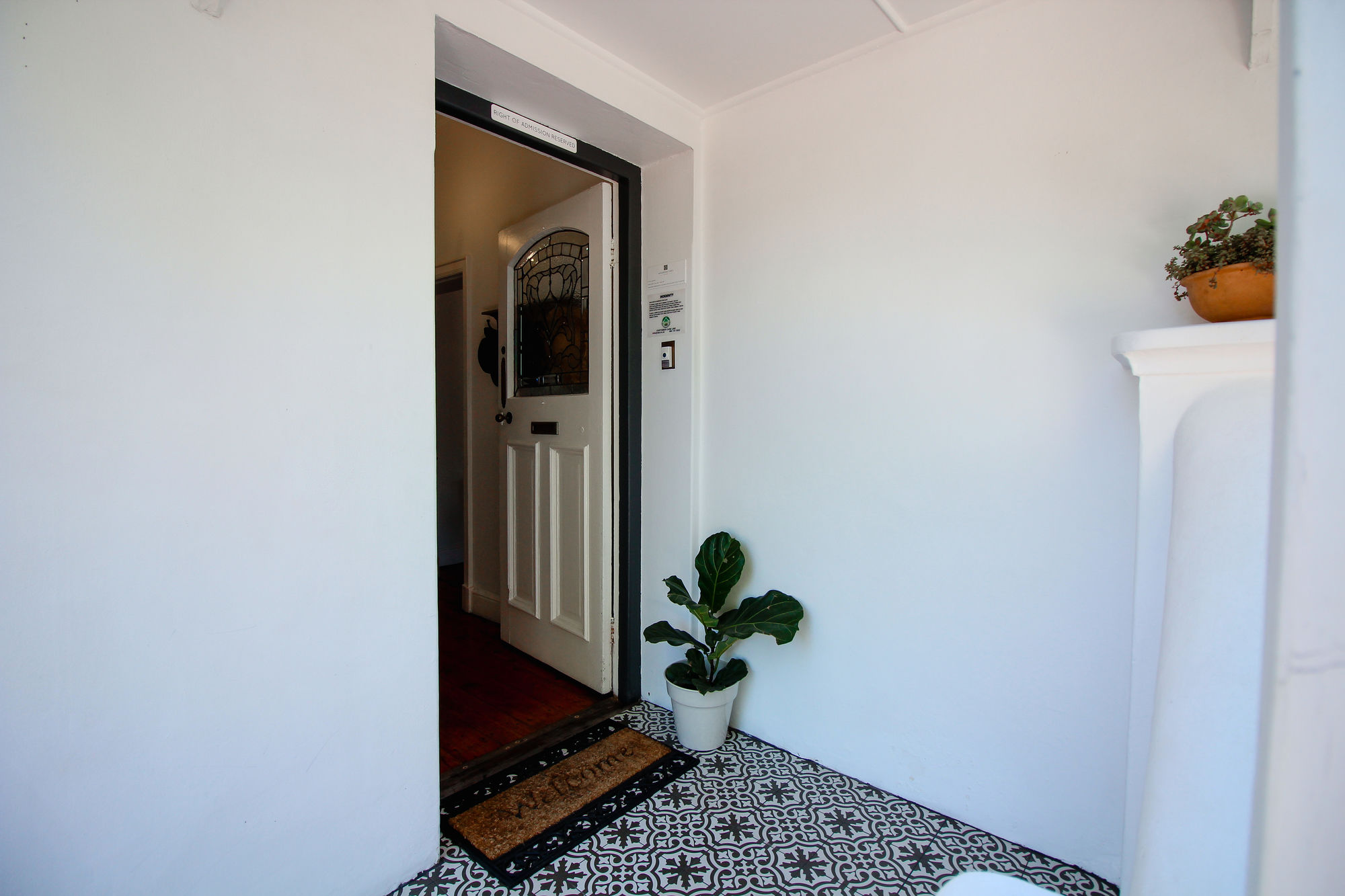 Фото Whispering Oaks