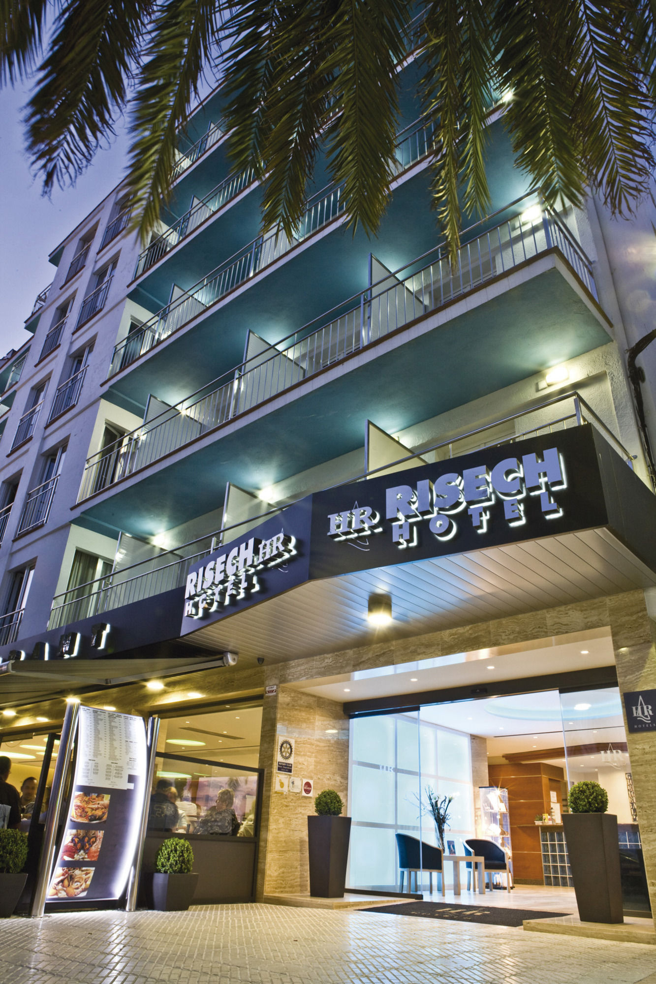 Фото отеля 1