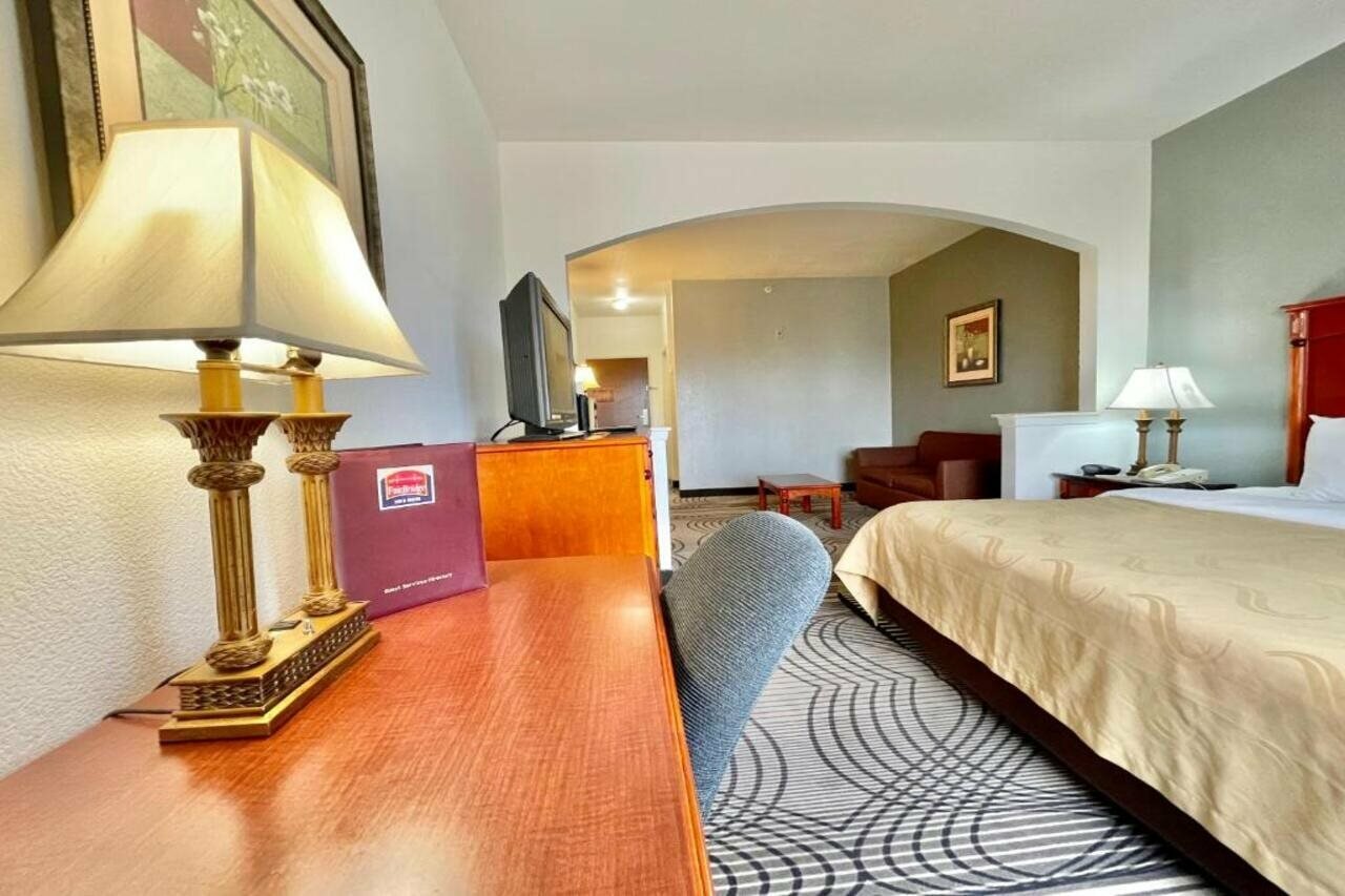 Фото FairBridge Inn & Suites Cleburne