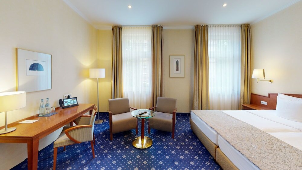 Фото Hotel Oranien Wiesbaden