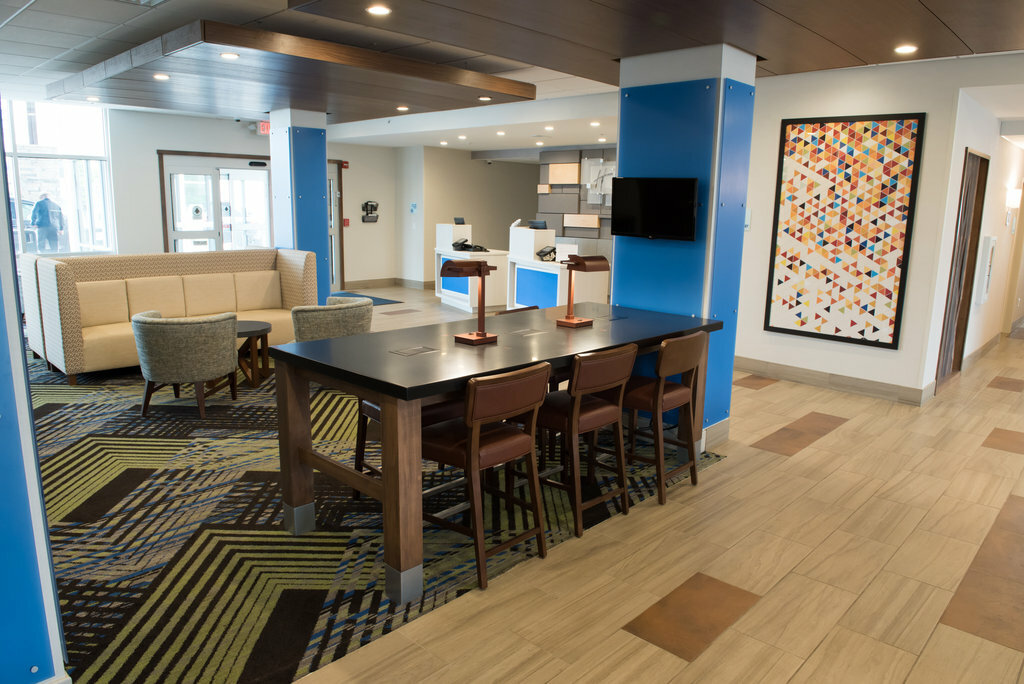 Фото Holiday Inn Express & Suites Mishawaka - South Bend, an Ihg Hotel
