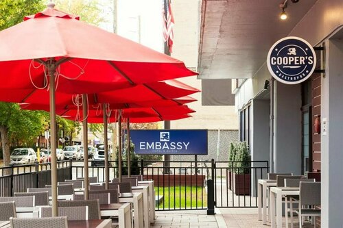 Внешний вид отеля Ottawa Embassy Hotel & Suites в Оттаве, фото 5