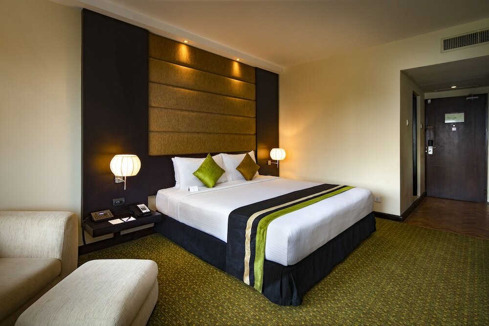 Фото Cinnamon Lakeside Colombo