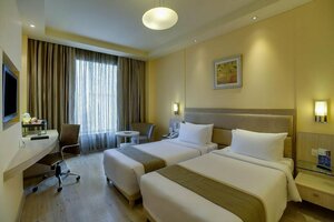 Гостиница Sarovar Portico, Naraina