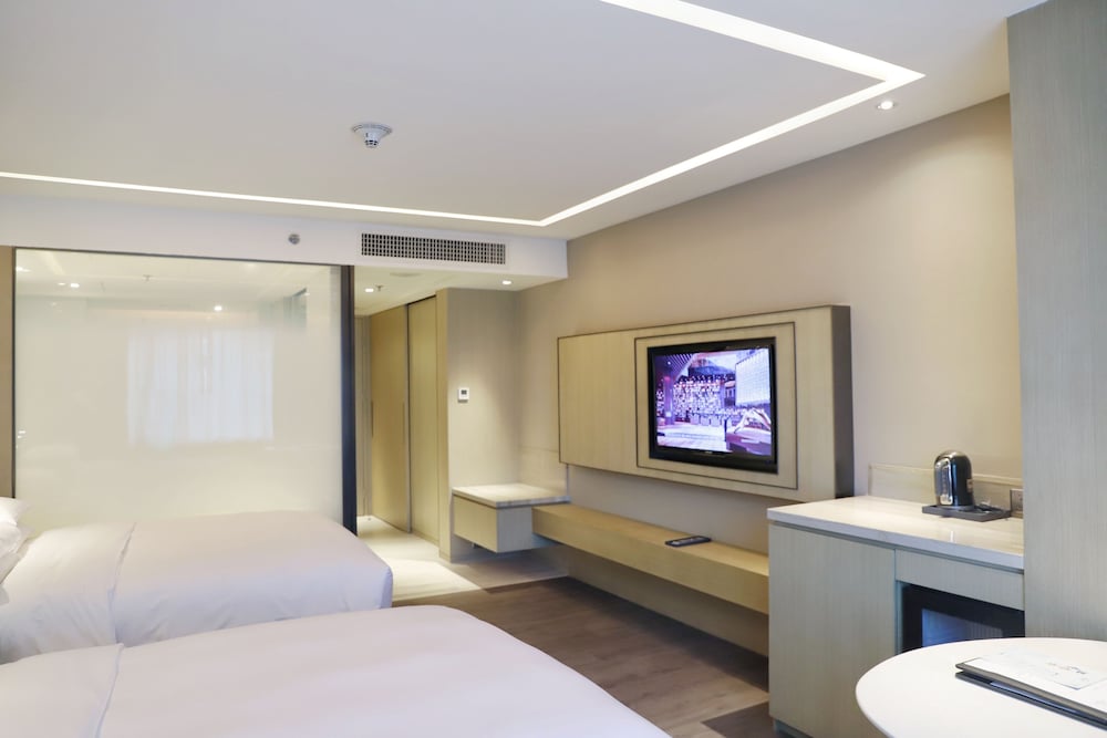 Фото Renaissance Shenzhen Luohu Hotel