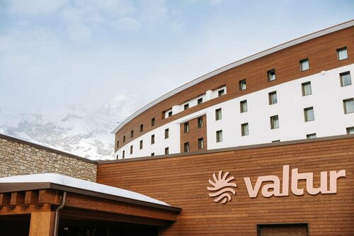 Гостиница Valtur Cervinia Cristallo Ski Resort в Валле-д’Аосте