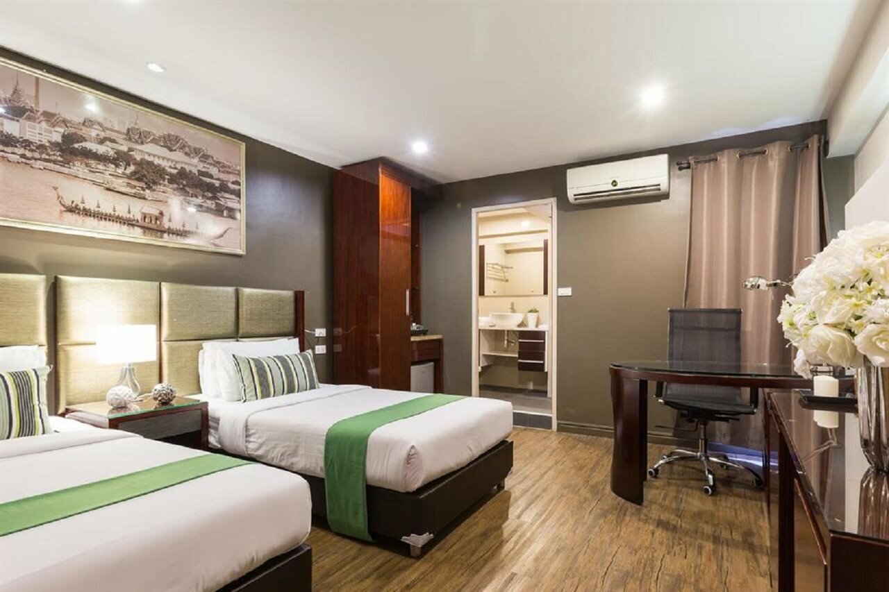 Фото Ratchada Point Hotel