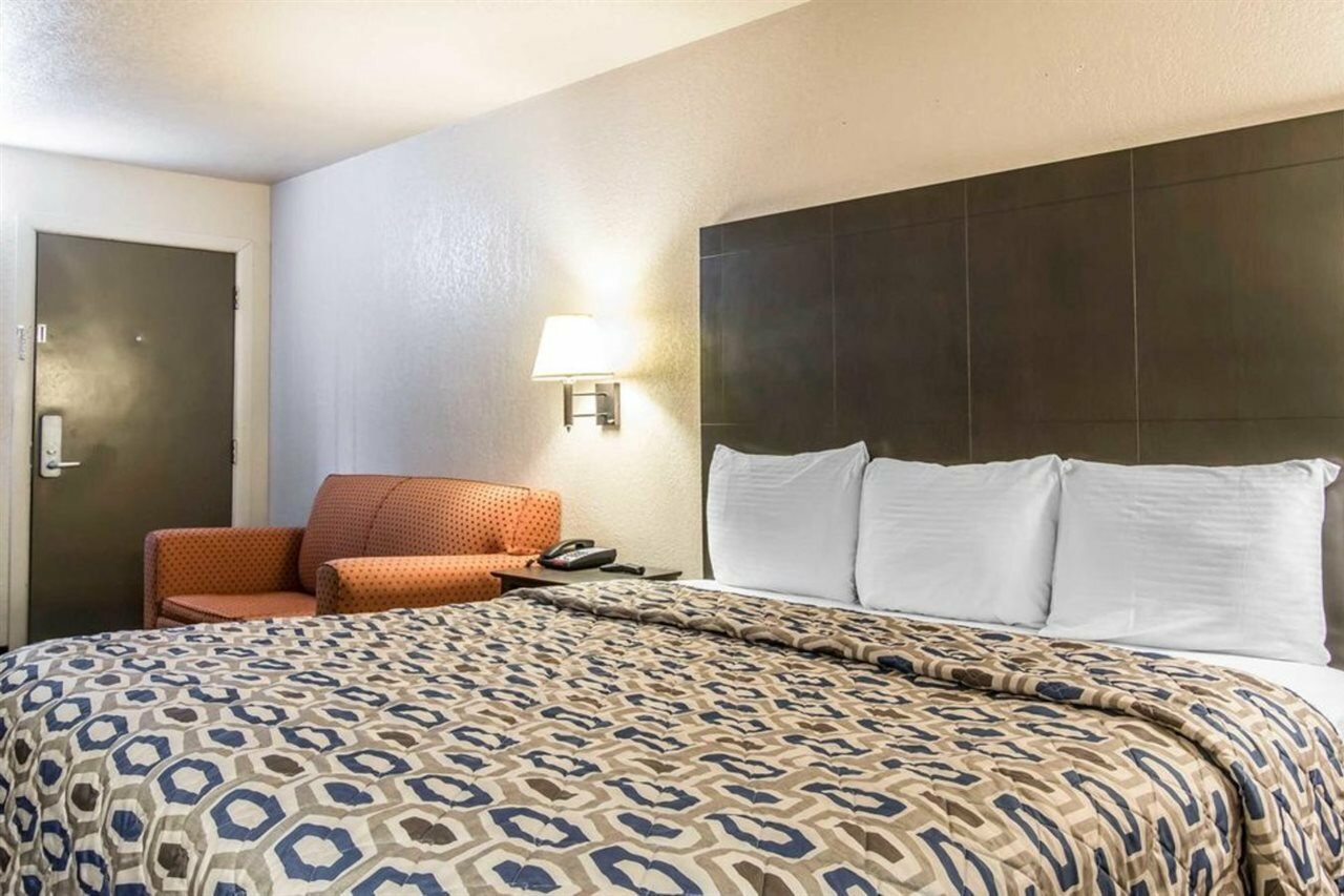 Фото SureStay Hotel by Best Western Oklahoma City West