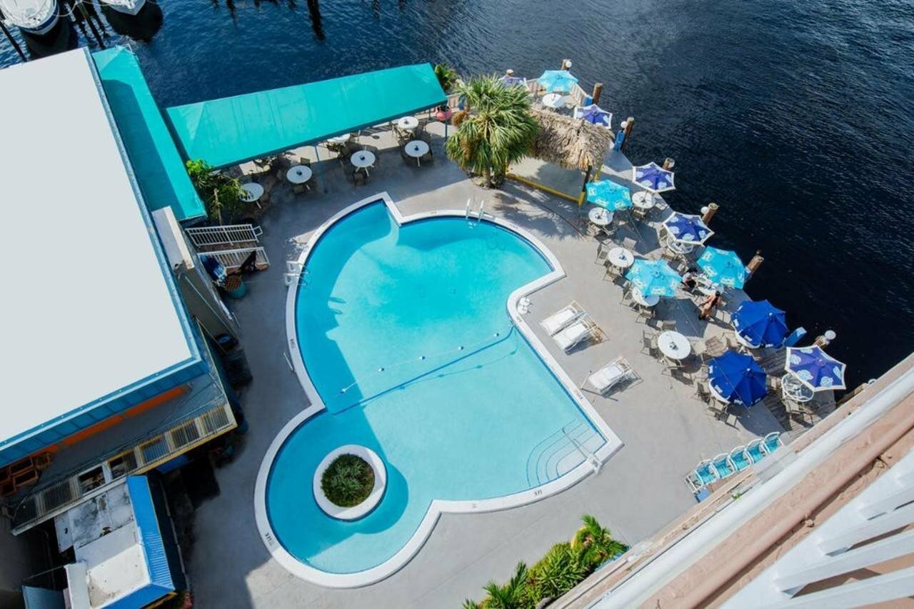 Фото Sands Harbor Resort and Marina