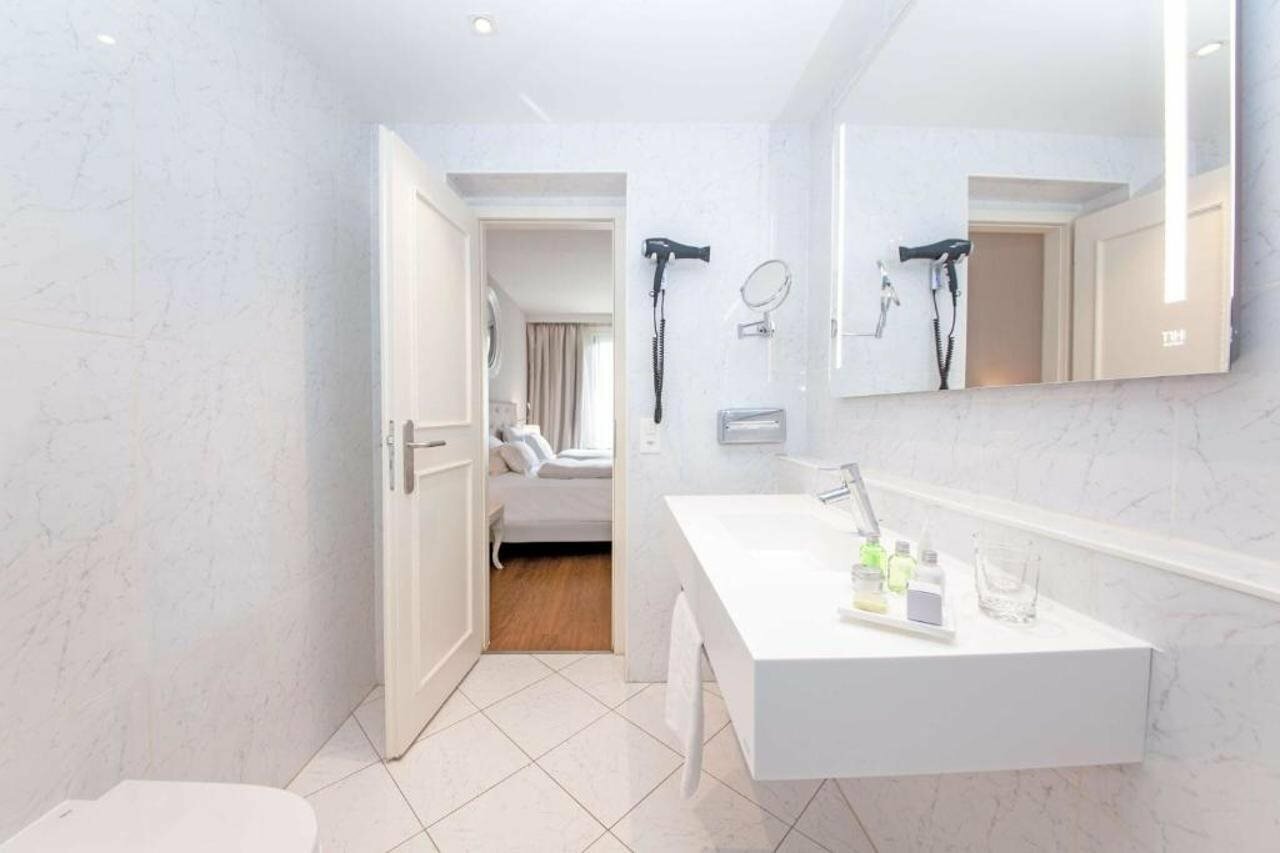 Фото Nh Geneva City