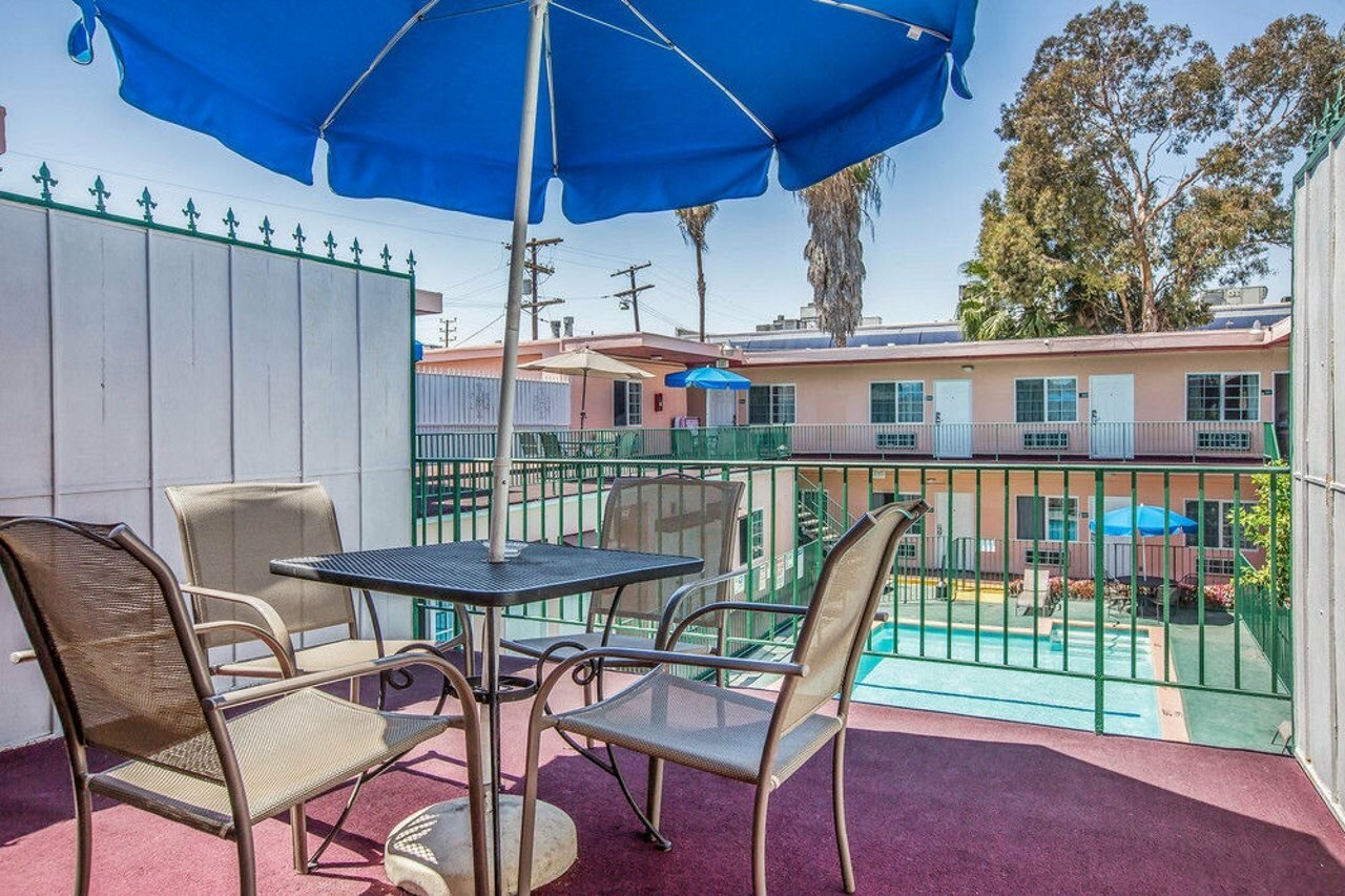 Фото Rodeway Inn near Melrose Ave