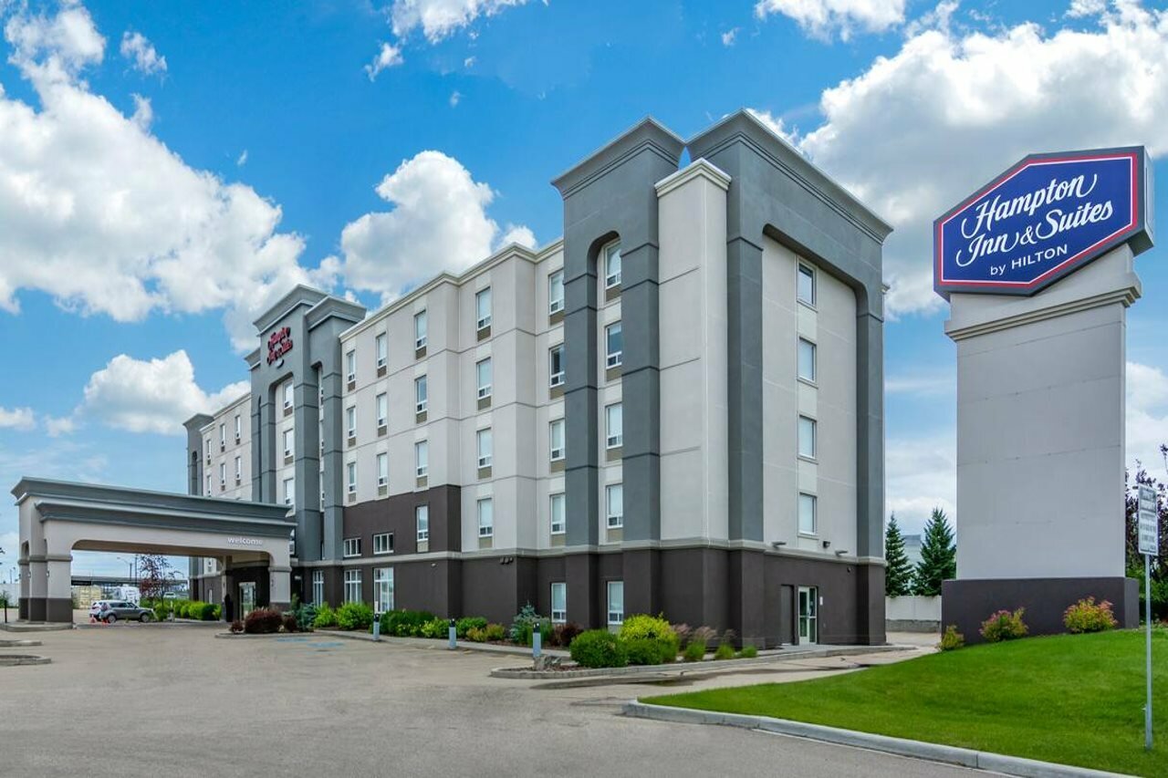 Фото Hampton Inn & Suites Edmonton West