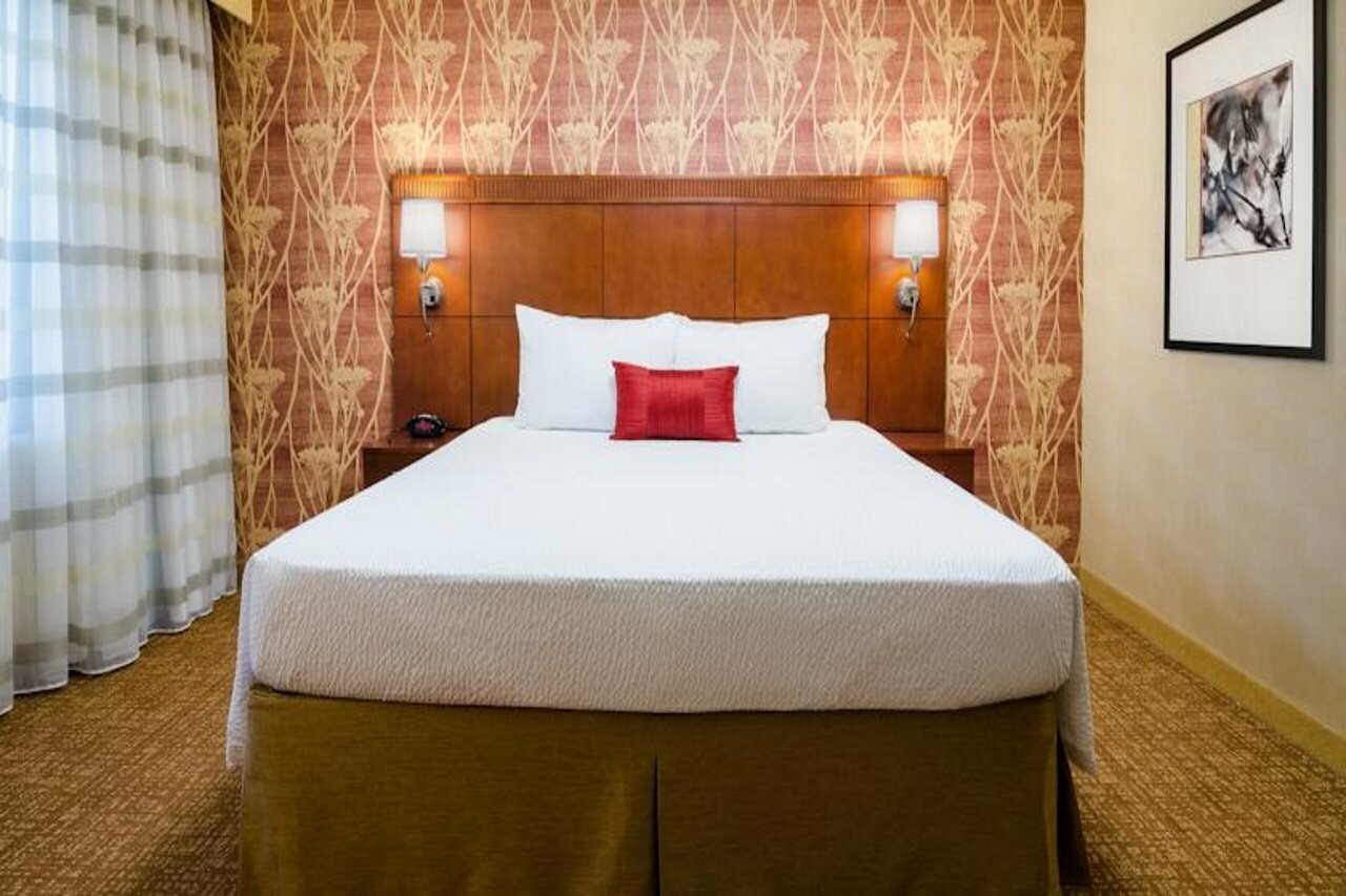 Фото Courtyard by Marriott Fresno