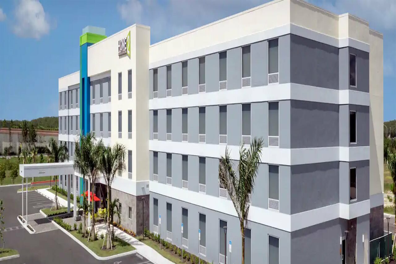 Фото Home2 Suites by Hilton Fort Myers Airport