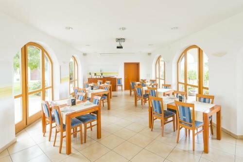 Hotel Weingut And Pension Zum Seeblick Familie Sattler, Earth, photo