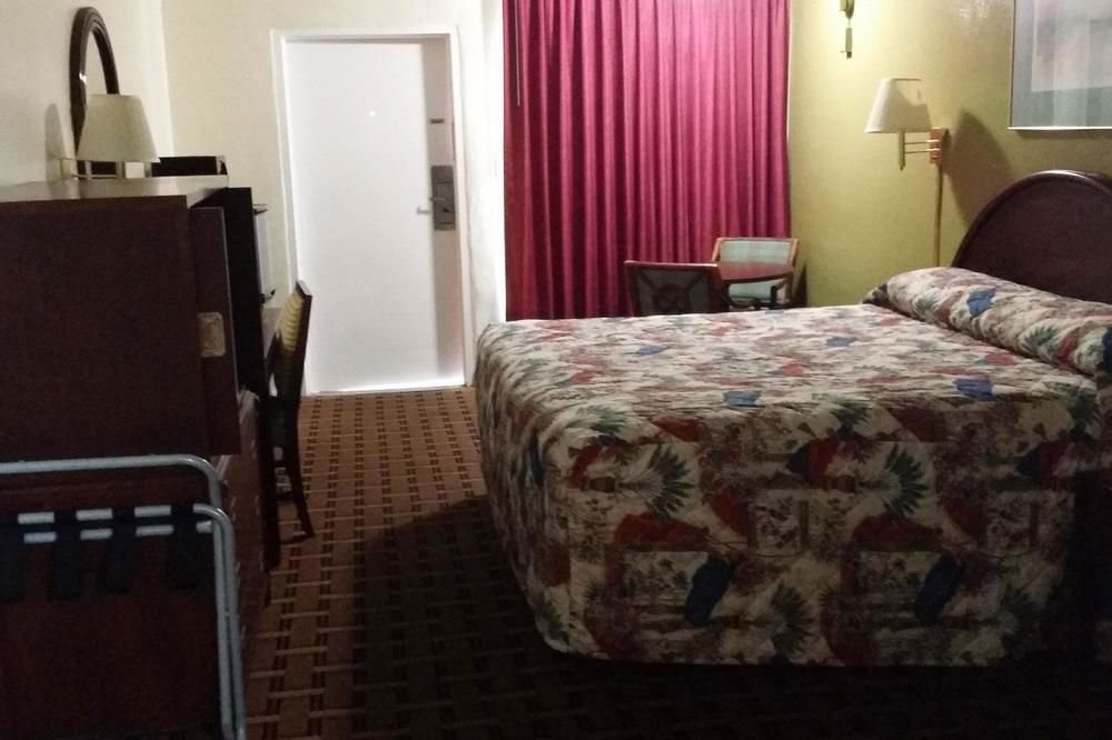 Фото Gulf Way Inn