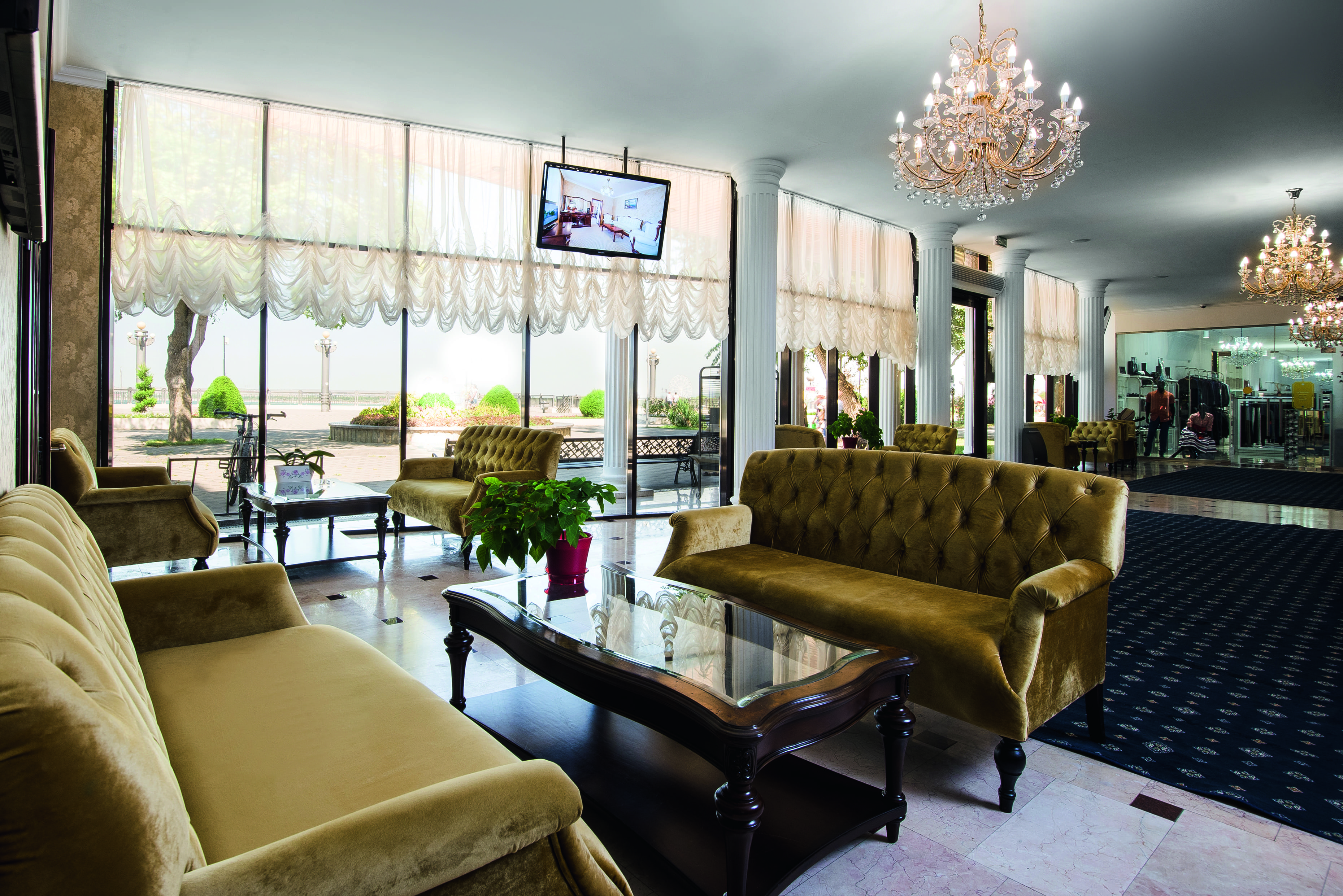 Фото отеля 2